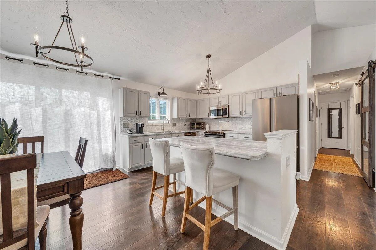 439 Howard DR - Photo 10
