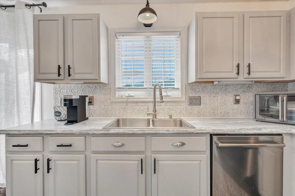 439 Howard DR - Photo 15