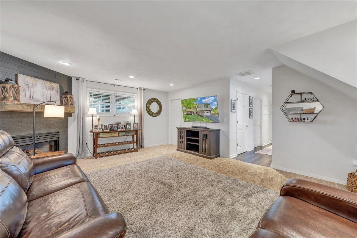 439 Howard DR - Photo 28