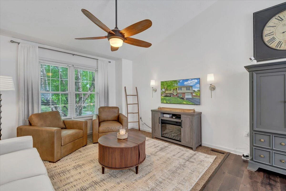 439 Howard DR - Photo 6