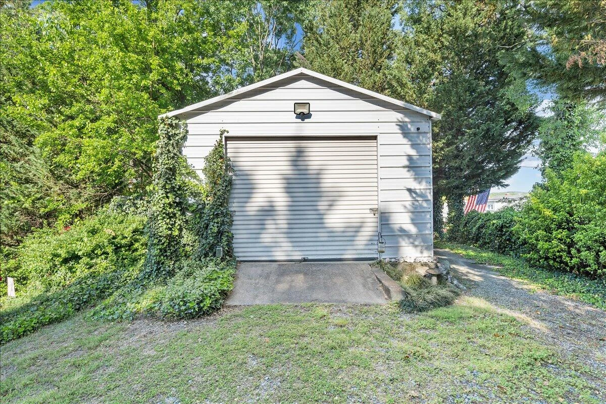 1524 Tazewell AVE SE - Photo 35