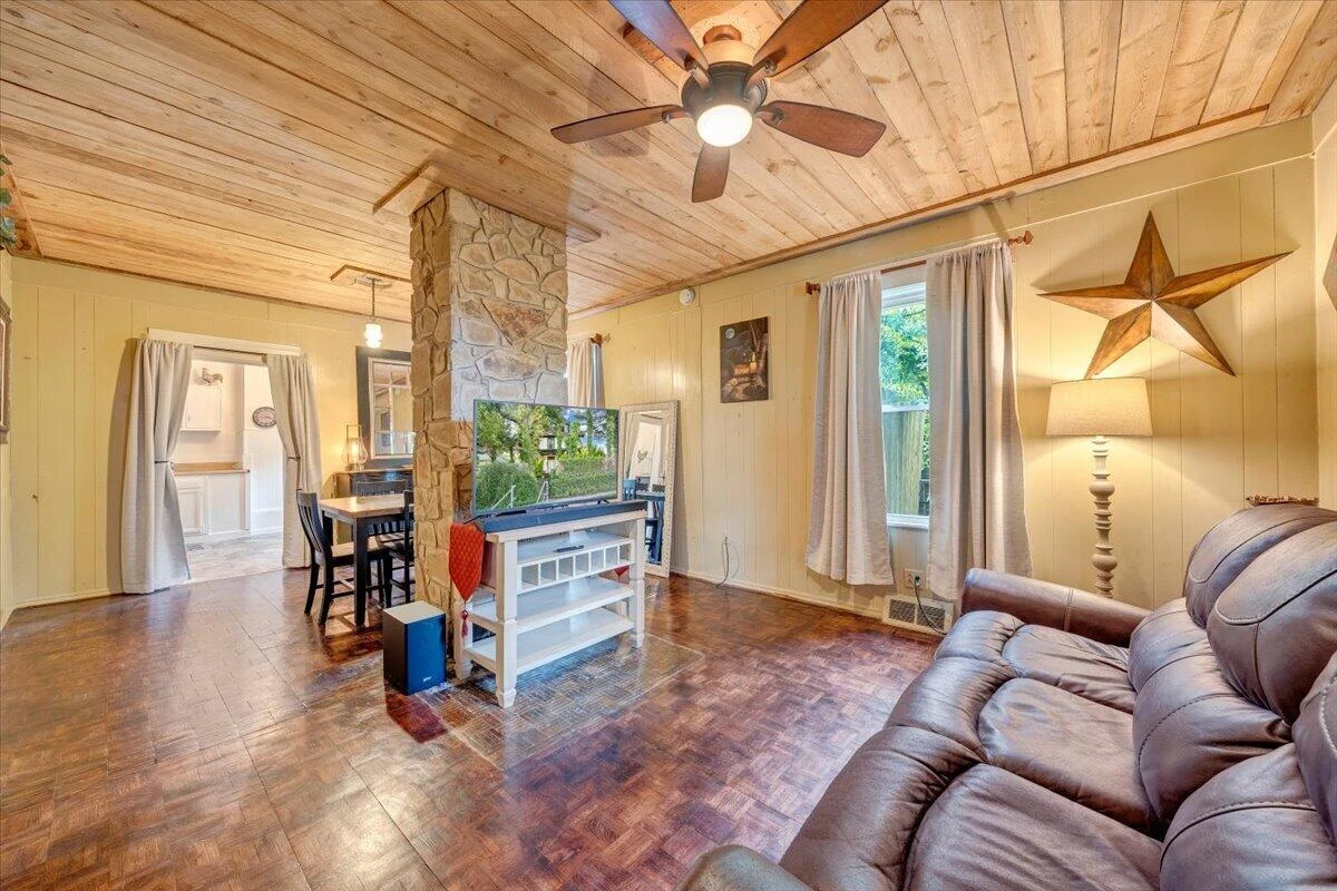 1524 Tazewell AVE SE - Photo 7