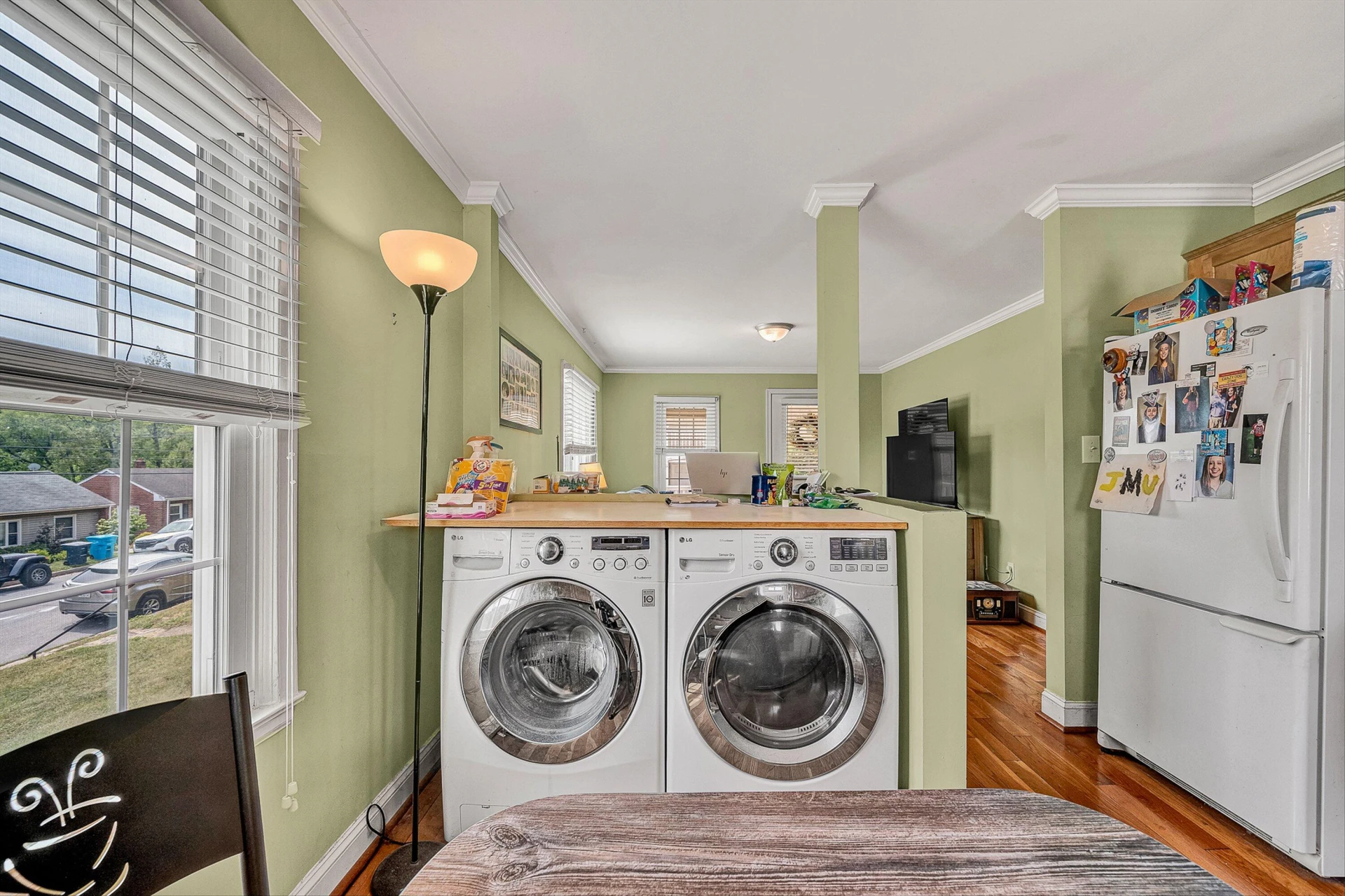 725 Windsor AVE SW - Photo 10