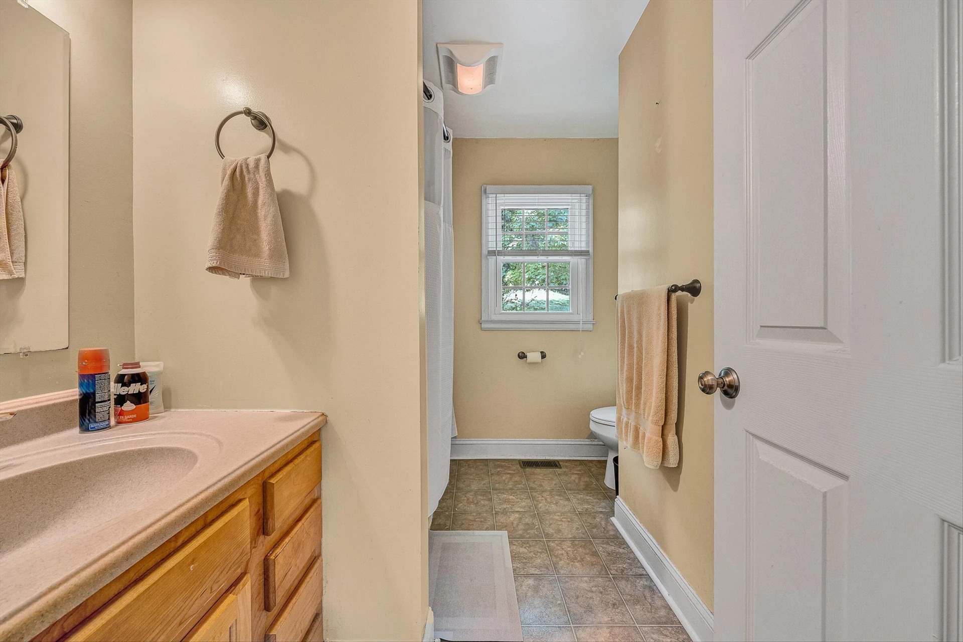 725 Windsor AVE SW - Photo 13