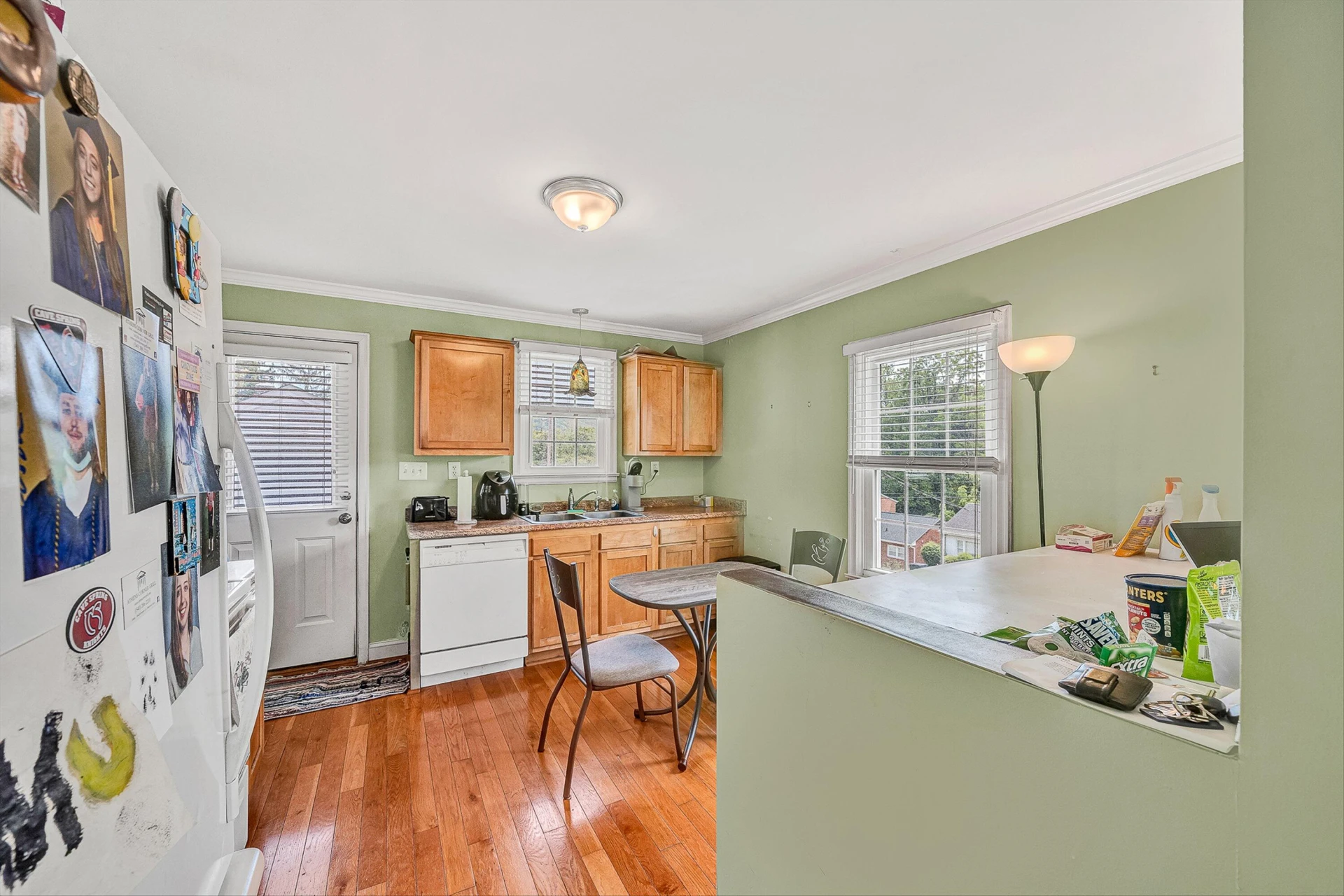 725 Windsor AVE SW - Photo 7