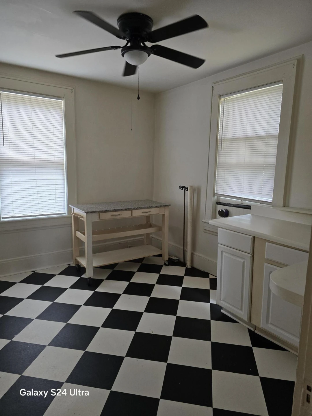 113 Princeton CIR NE - Photo 3