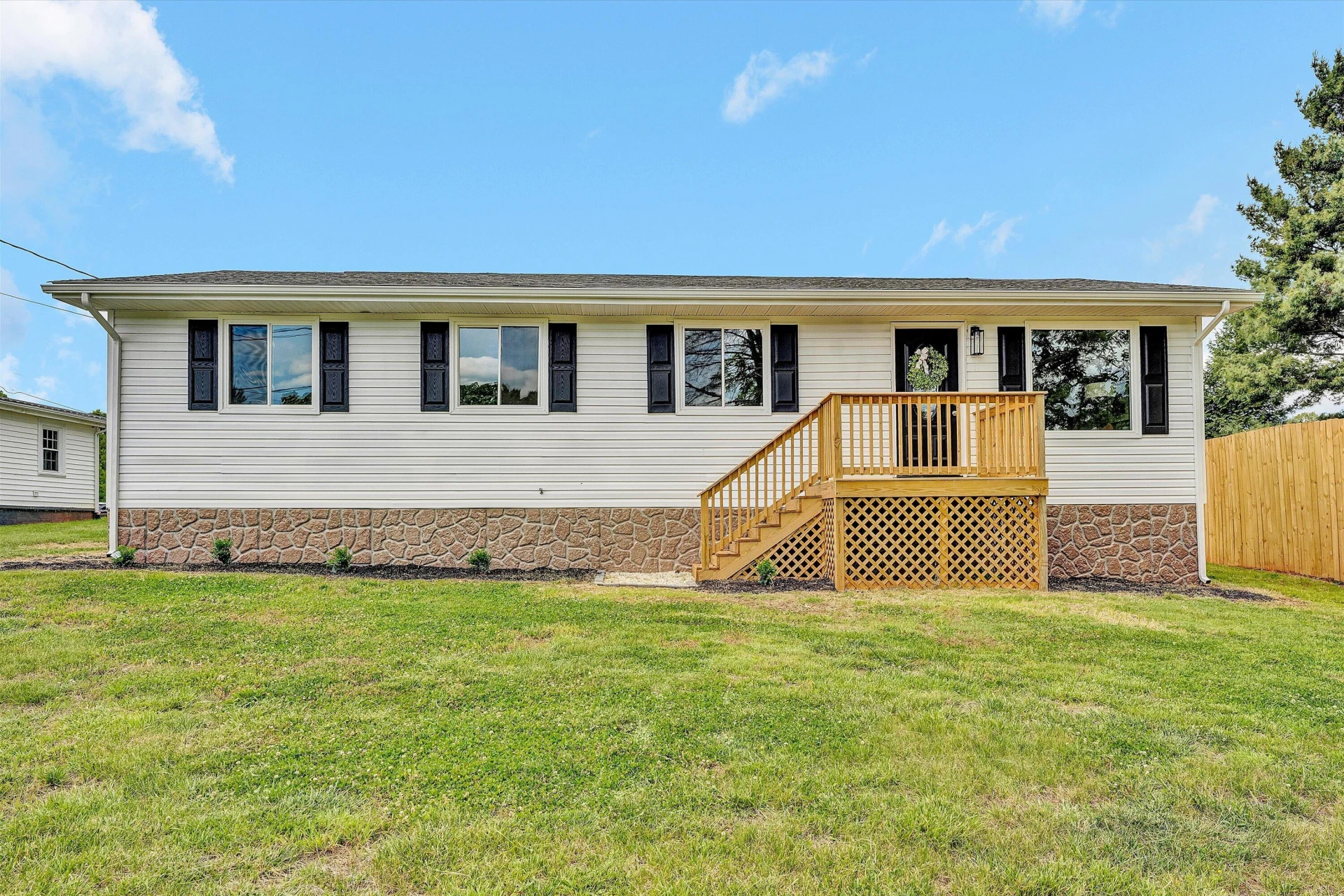 30 Grayson ST - Photo 2