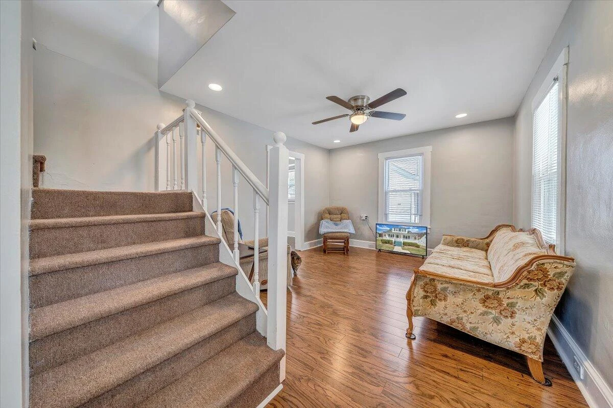 2725 Garden City BLVD SE - Photo 12