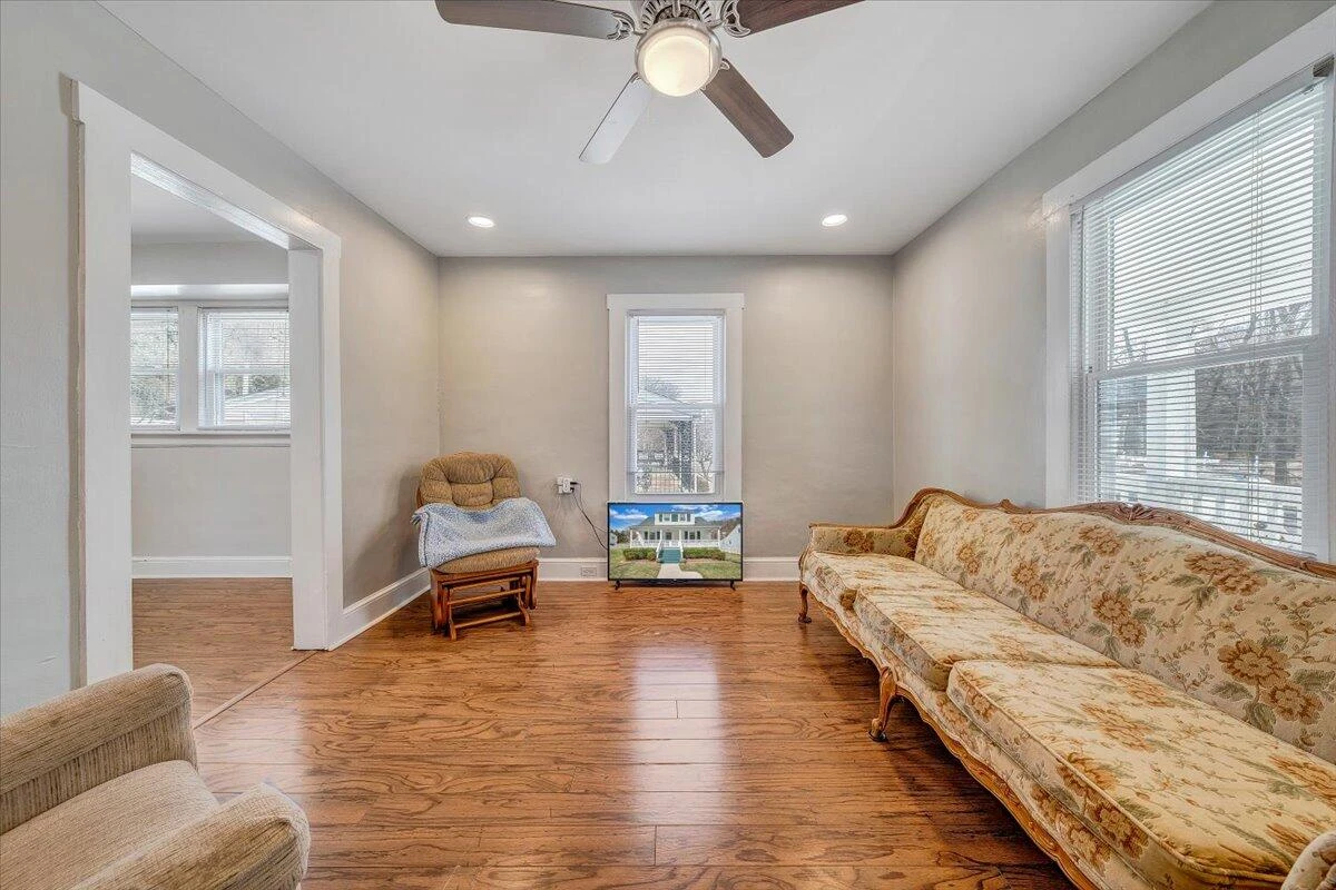 2725 Garden City BLVD SE - Photo 14