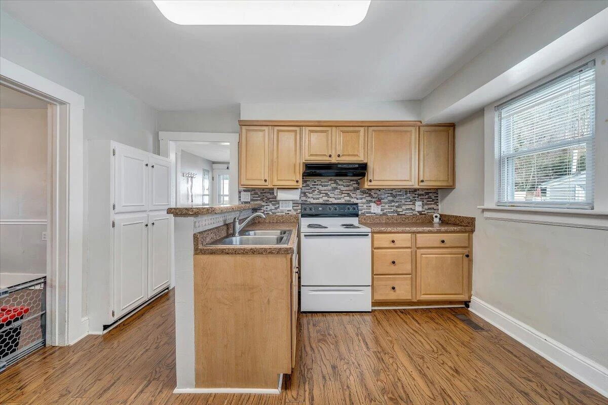 2725 Garden City BLVD SE - Photo 15