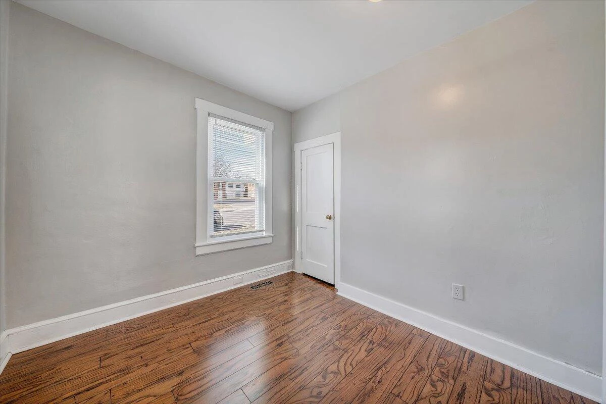 2725 Garden City BLVD SE - Photo 26