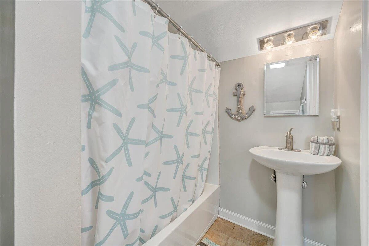 2725 Garden City BLVD SE - Photo 32