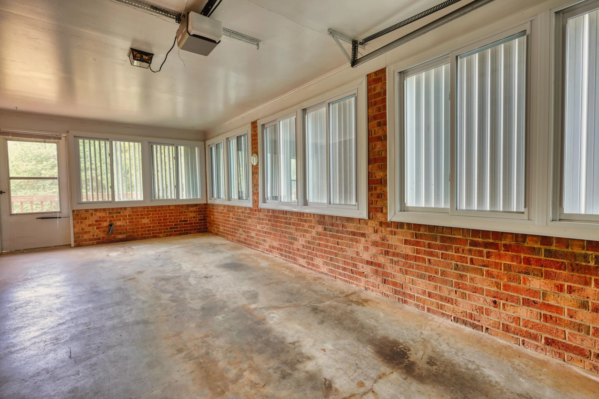 5410 Warwood DR - Photo 16