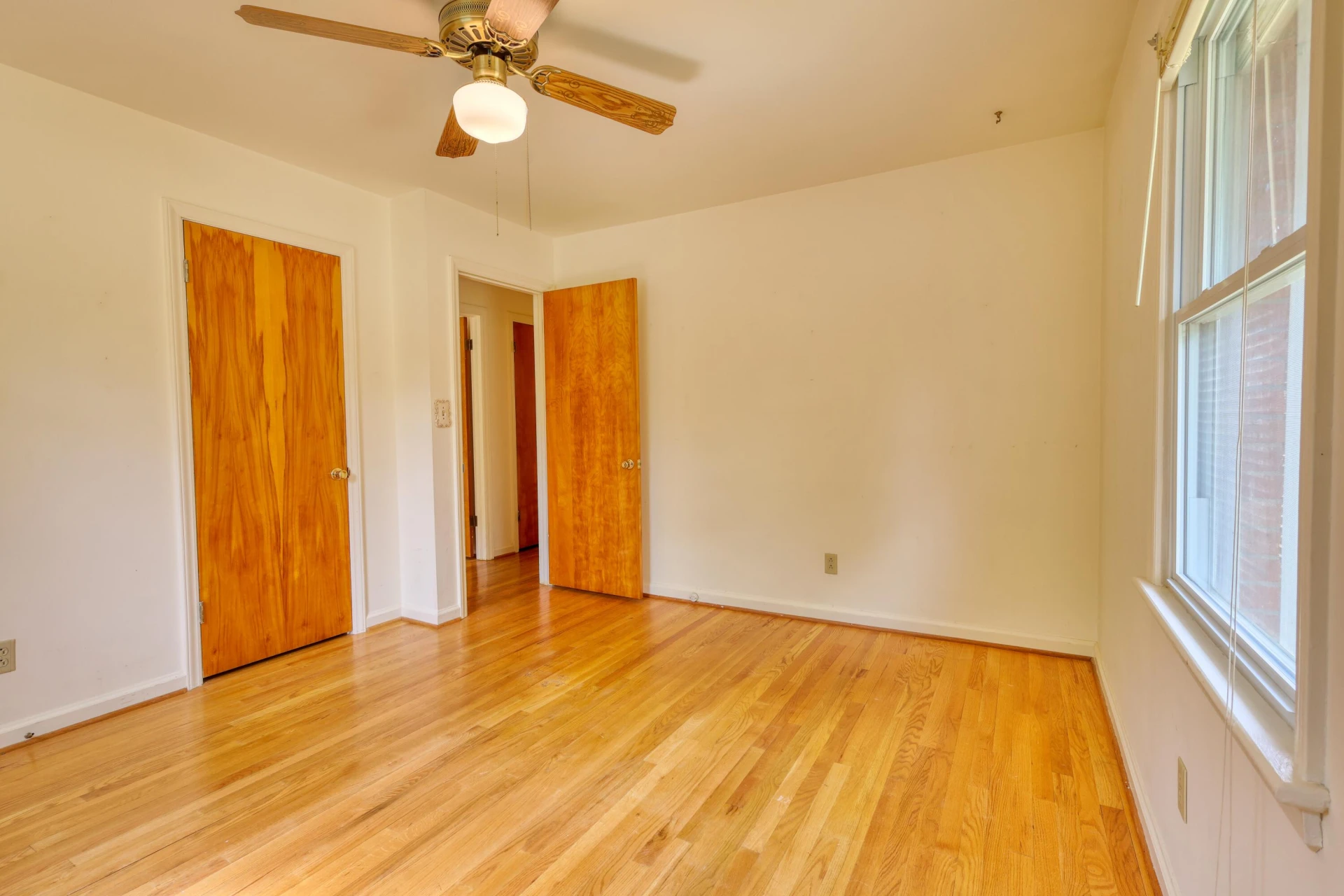 5410 Warwood DR - Photo 8