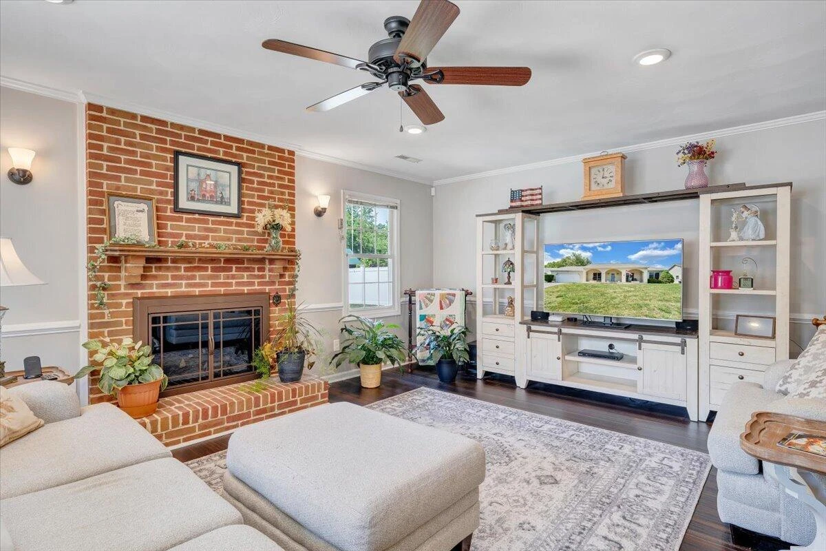 1721 Mill Pond DR - Photo 16