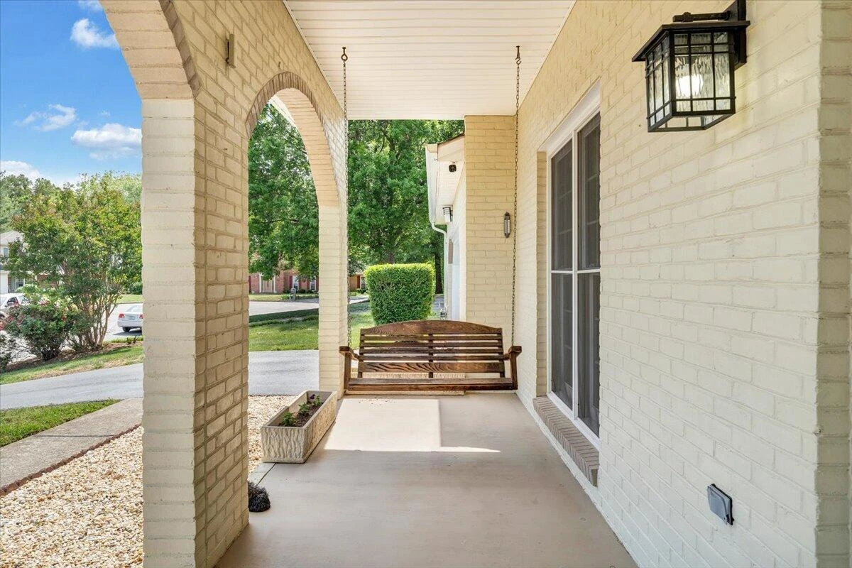 1721 Mill Pond DR - Photo 4