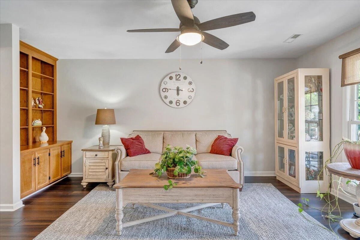 1721 Mill Pond DR - Photo 8