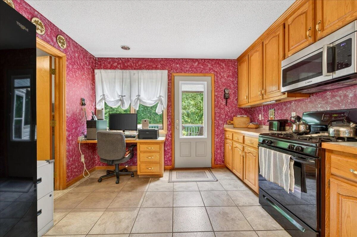 303 Oak Ridge DR - Photo 17
