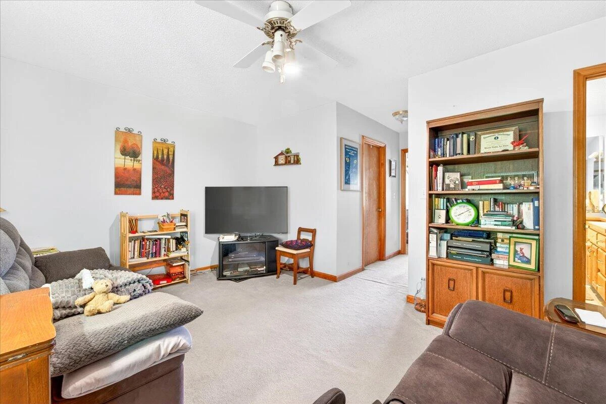 303 Oak Ridge DR - Photo 29