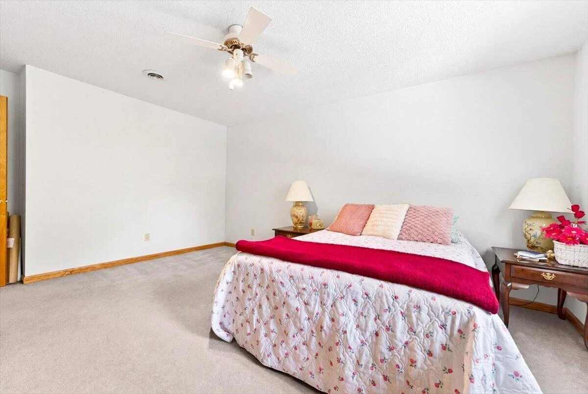 303 Oak Ridge DR - Photo 42