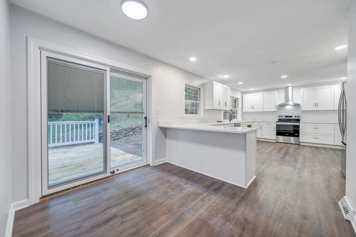 3404 Canter CIR - Photo 14