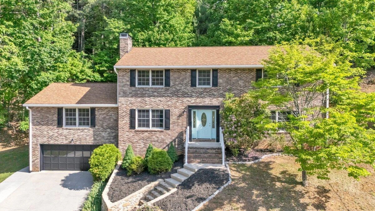 3404 Canter CIR - Photo 2