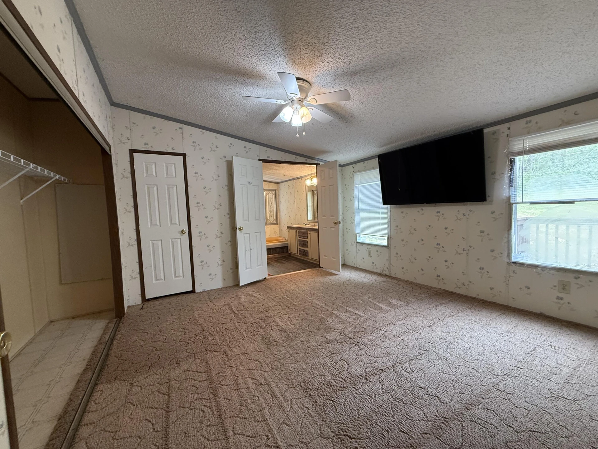 2468 Valley Center RD - Photo 17