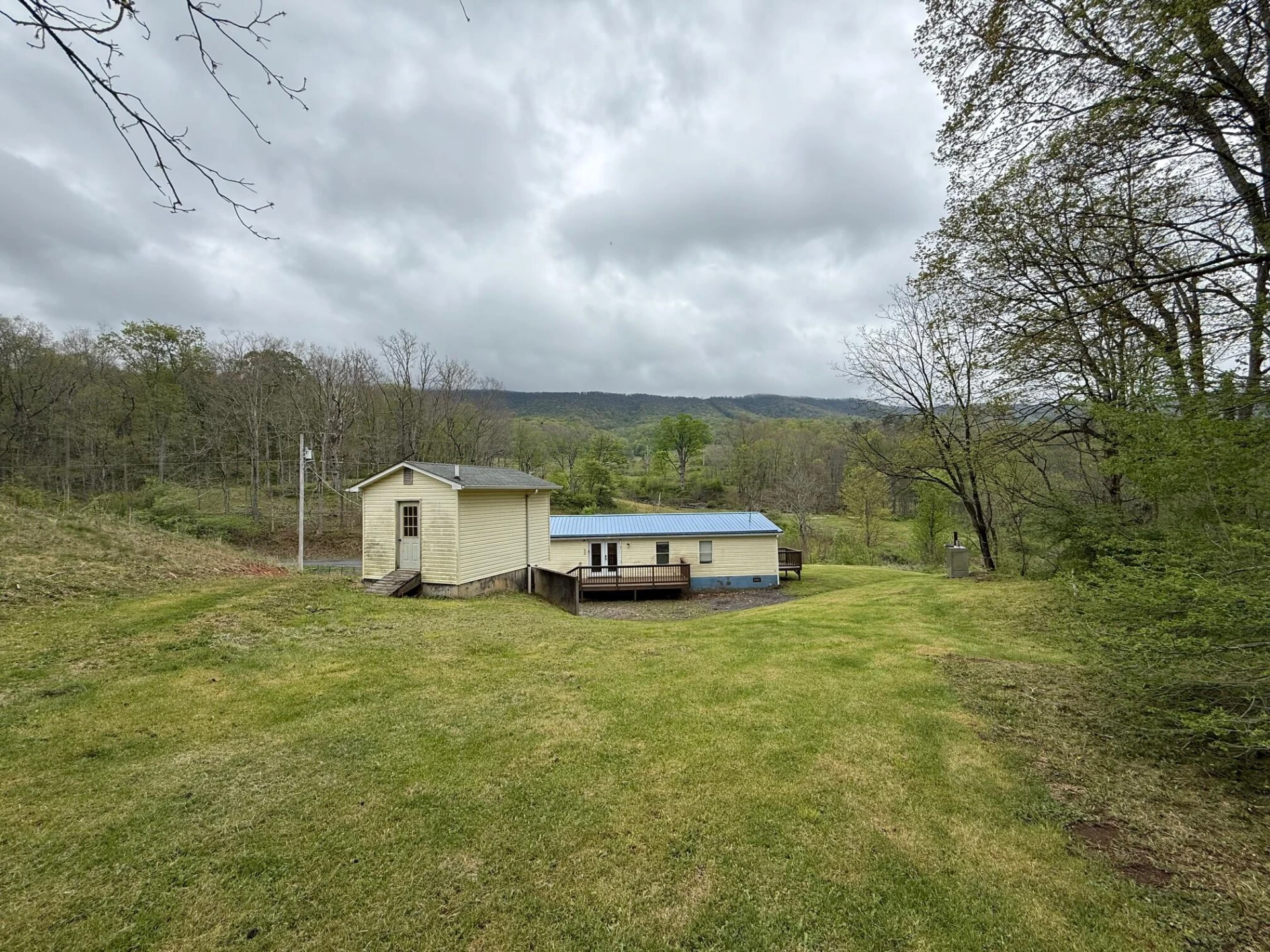 2468 Valley Center RD - Photo 24