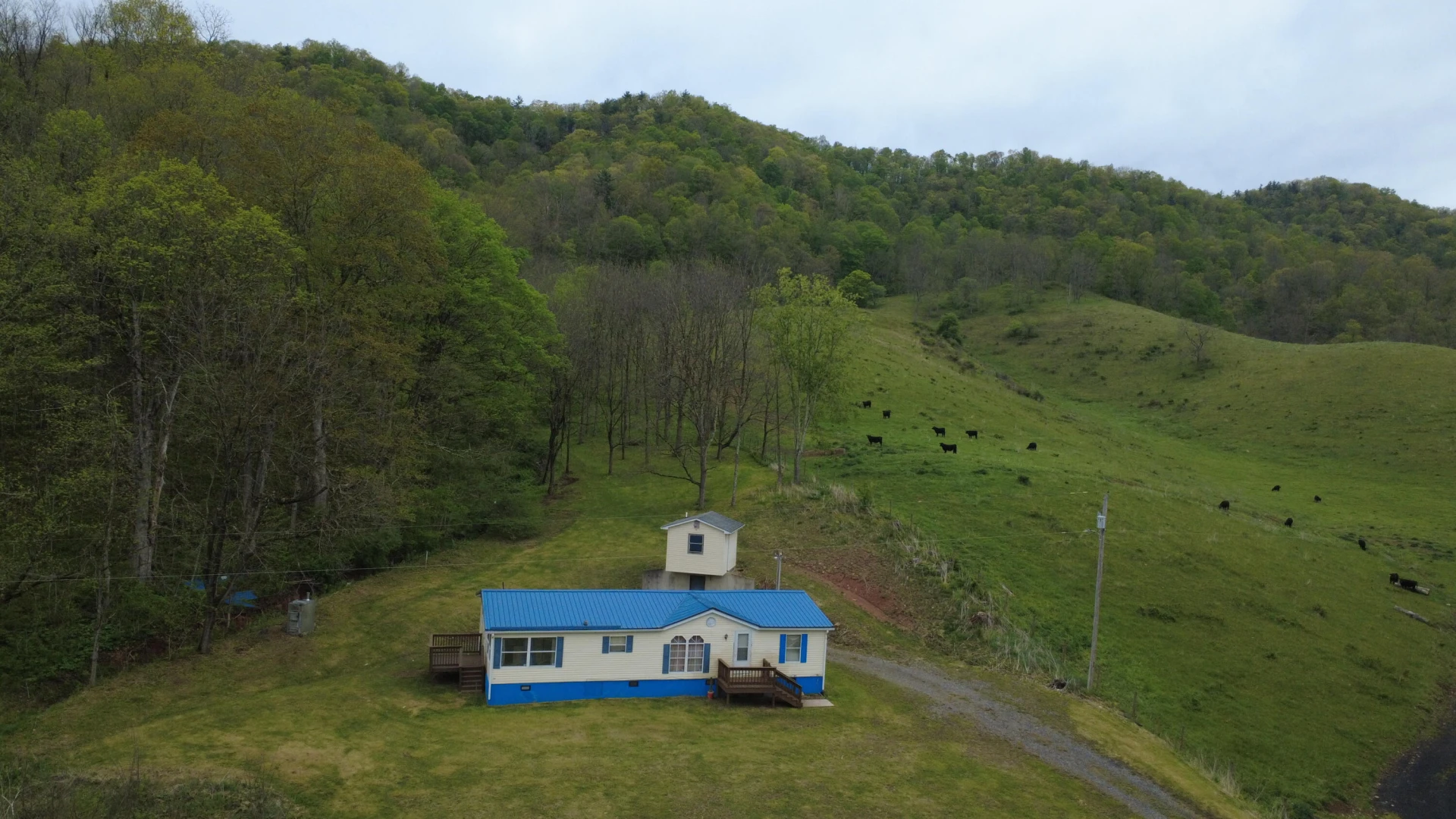 2468 Valley Center RD - Photo 3