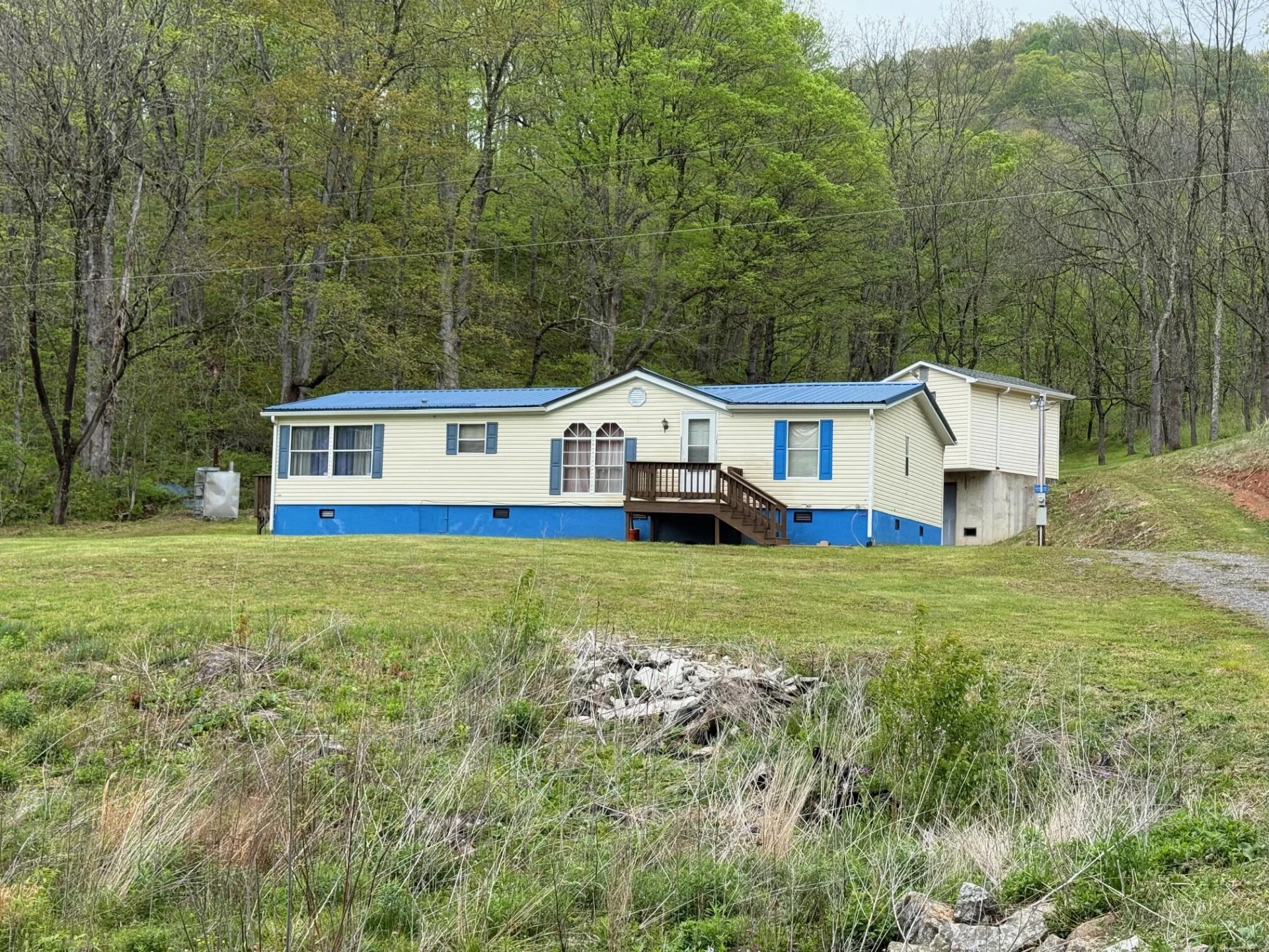 2468 Valley Center RD - Photo 4