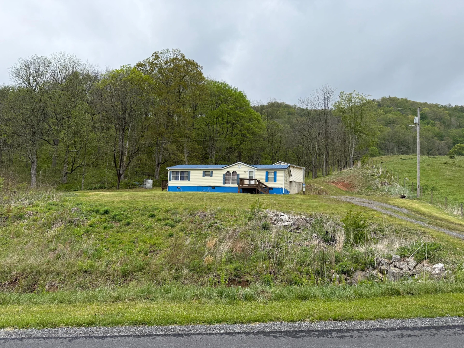2468 Valley Center RD - Photo 5