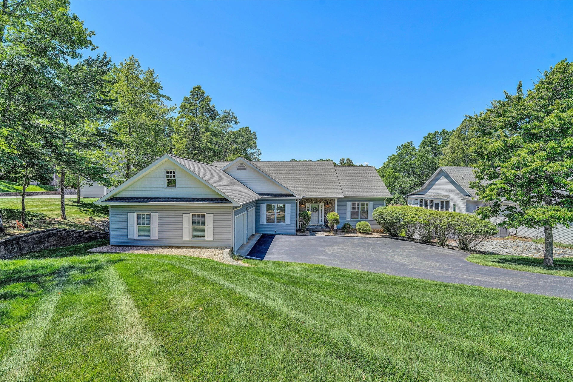 387 Channelview DR