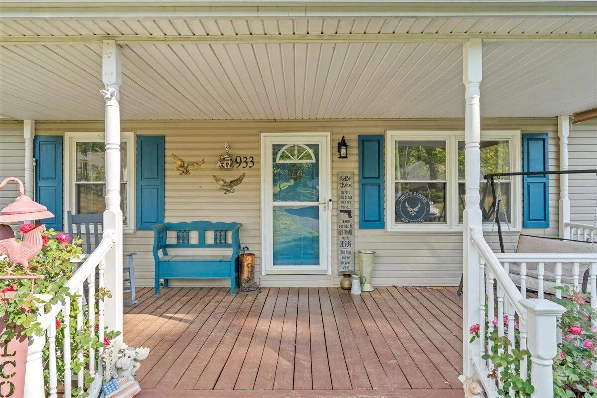 933 Martin McNeil RD - Photo 2