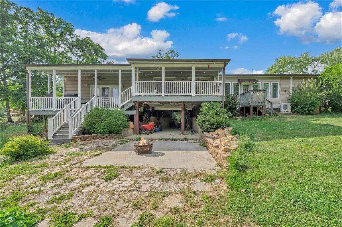 933 Martin McNeil RD - Photo 54