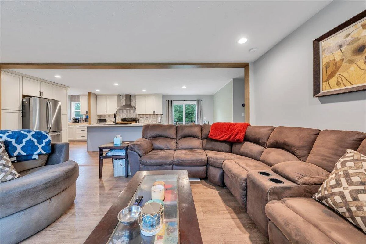 12328 Hardy RD - Photo 10