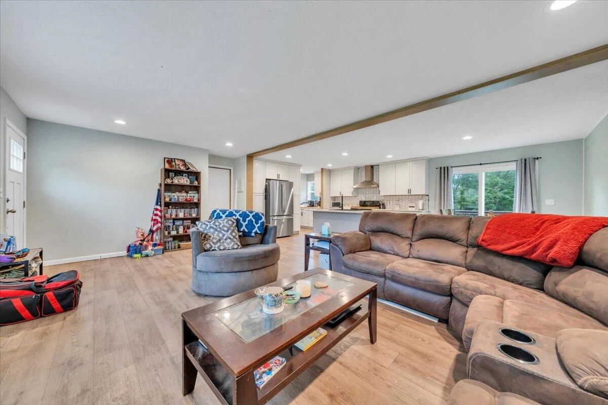 12328 Hardy RD - Photo 11