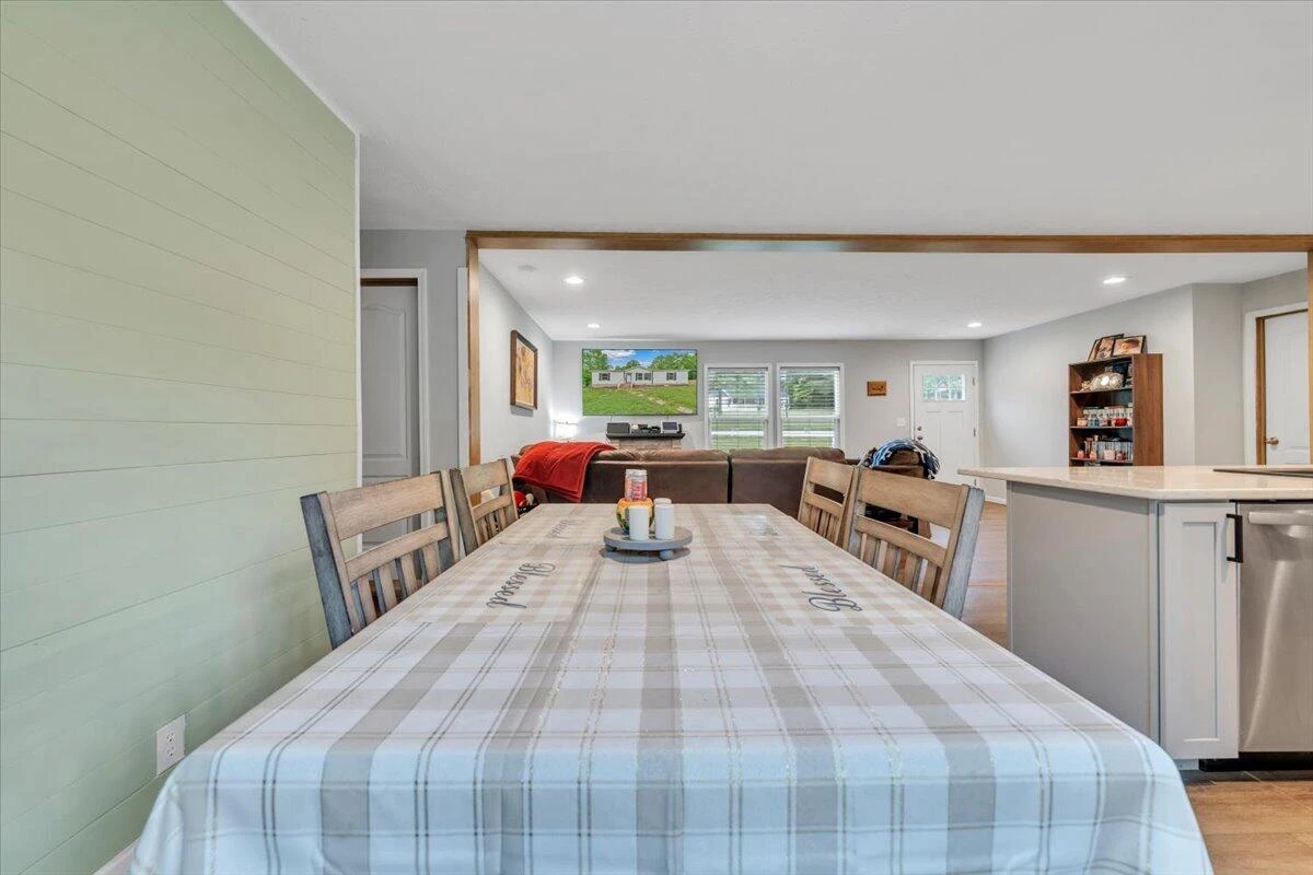 12328 Hardy RD - Photo 15