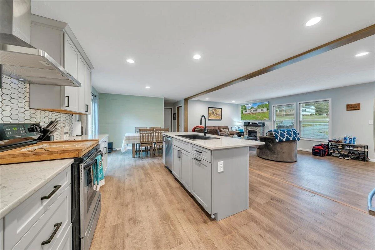 12328 Hardy RD - Photo 21