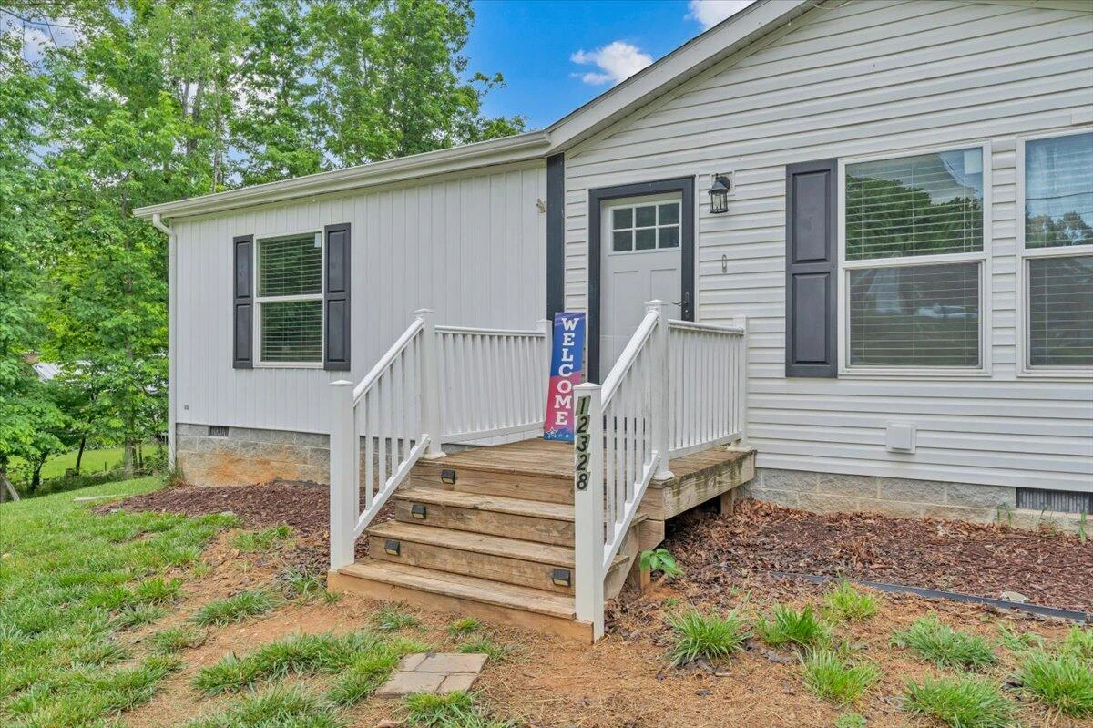 12328 Hardy RD - Photo 3