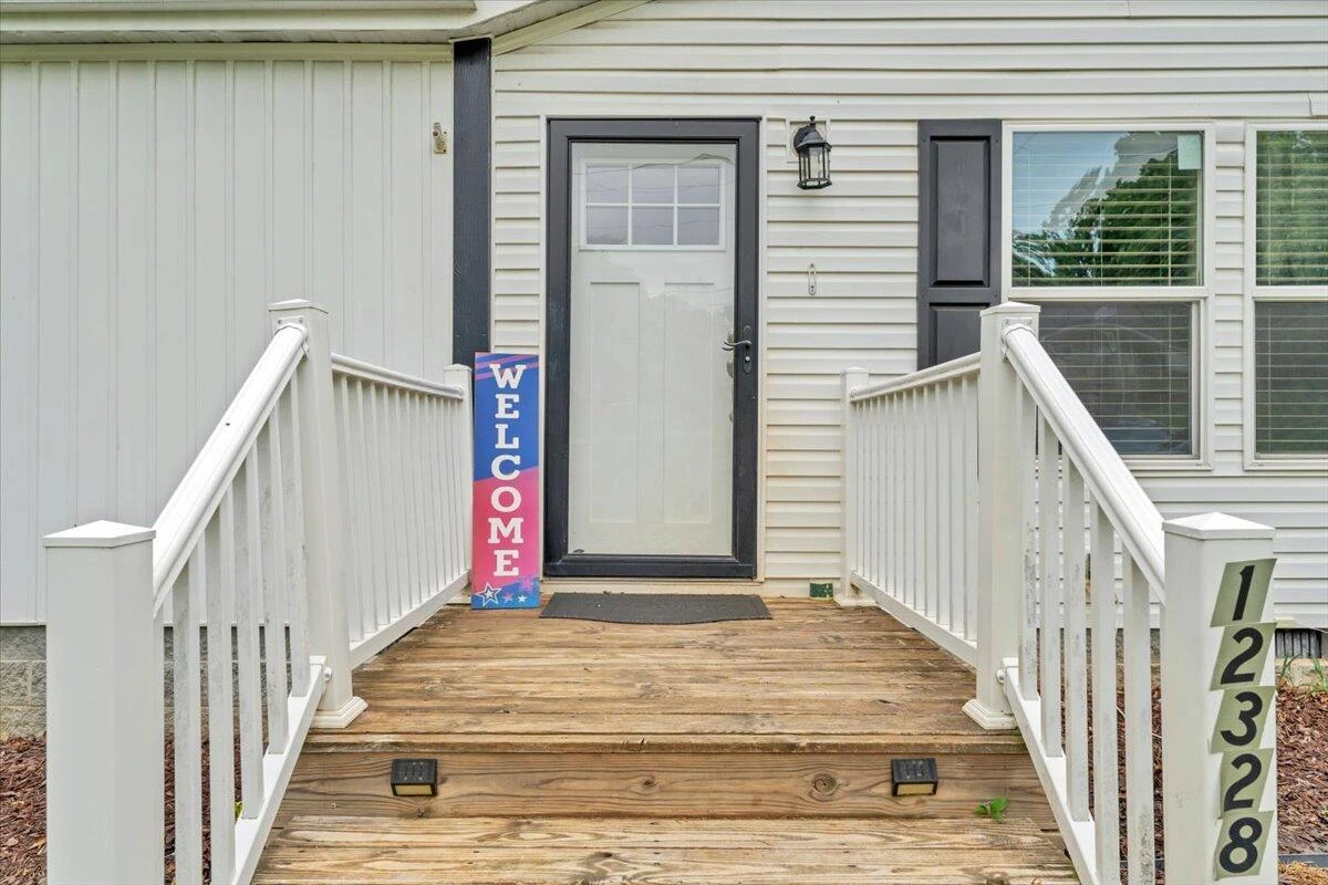 12328 Hardy RD - Photo 4