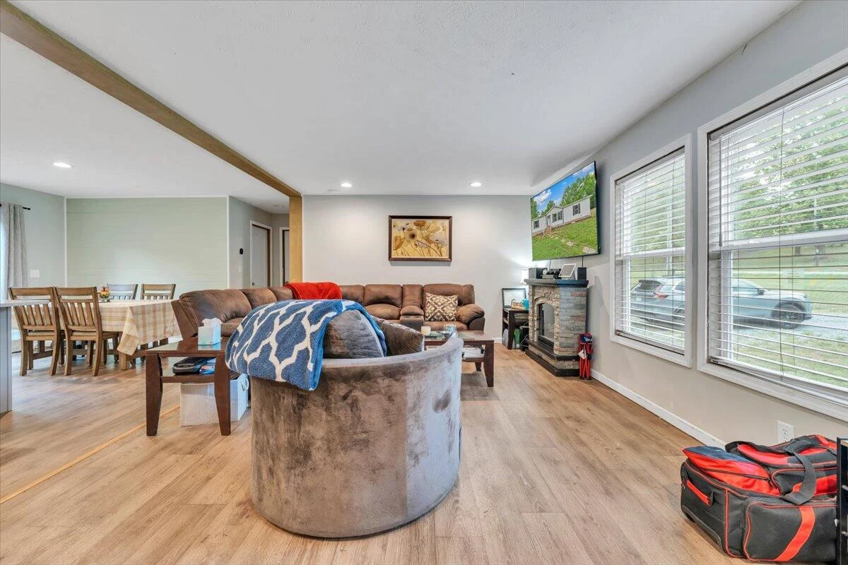 12328 Hardy RD - Photo 6