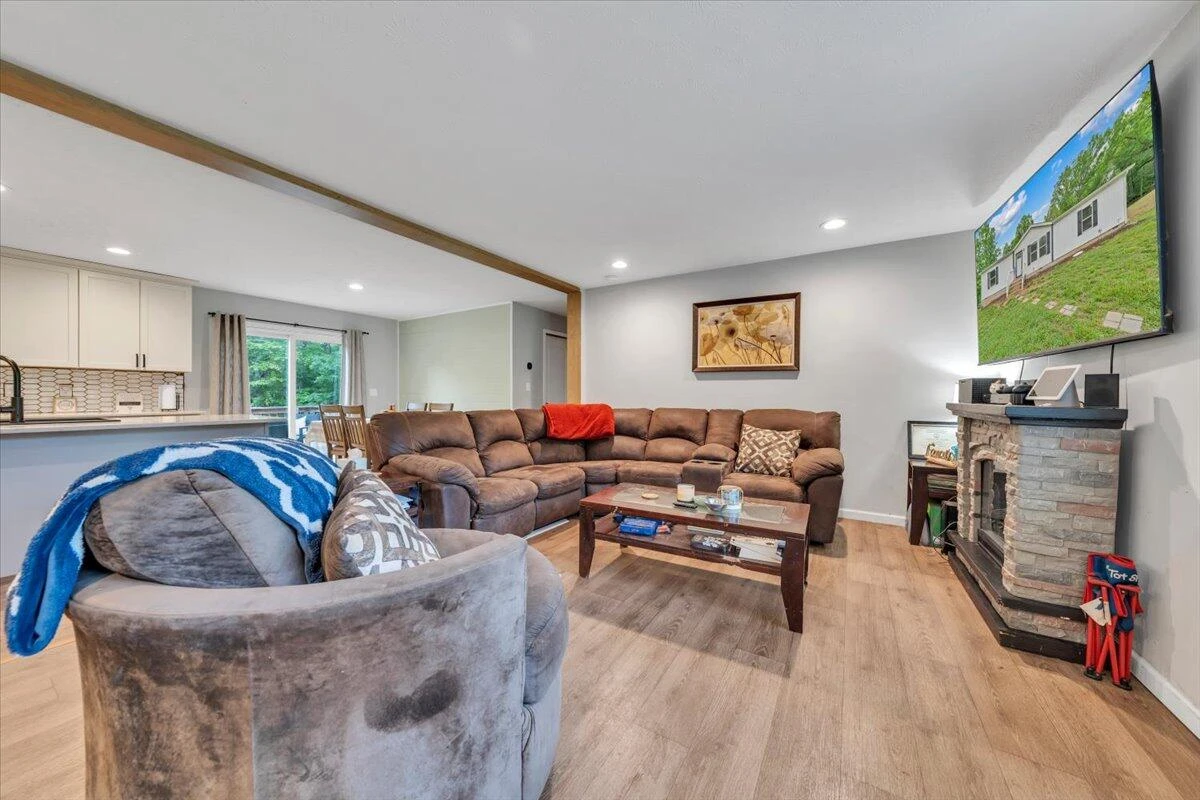 12328 Hardy RD - Photo 9
