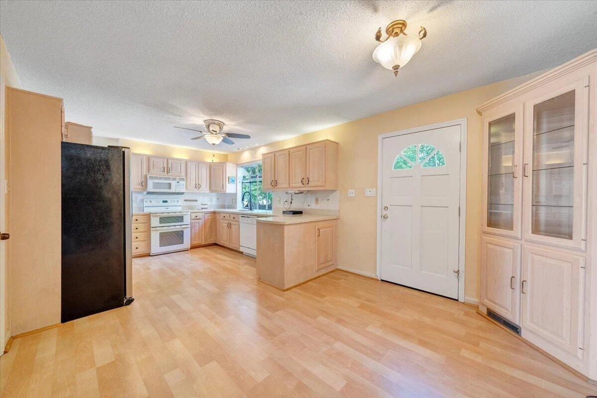 216 Pine Knob CIR - Photo 8