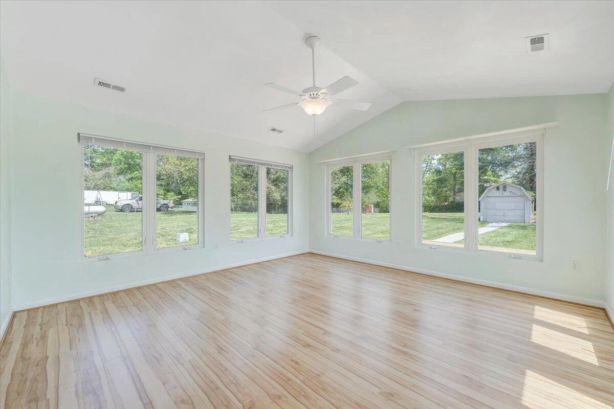 1079 Mildred ST - Photo 13