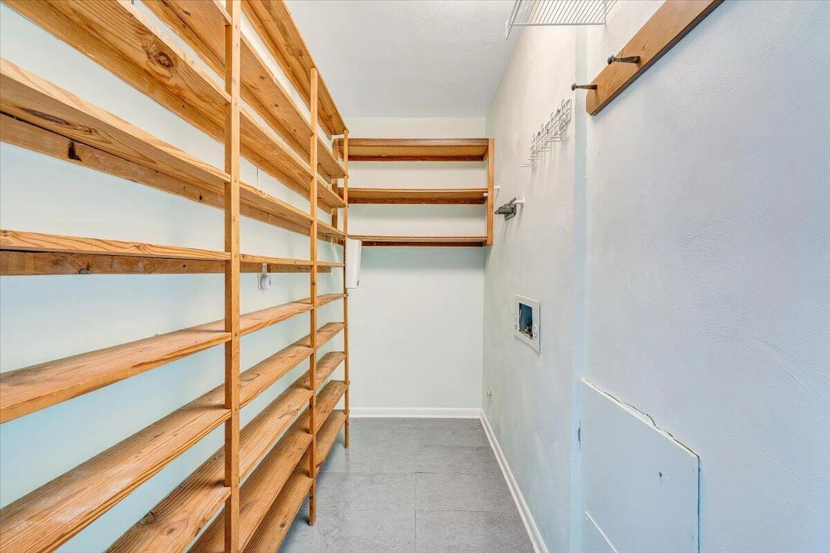 1079 Mildred ST - Photo 15