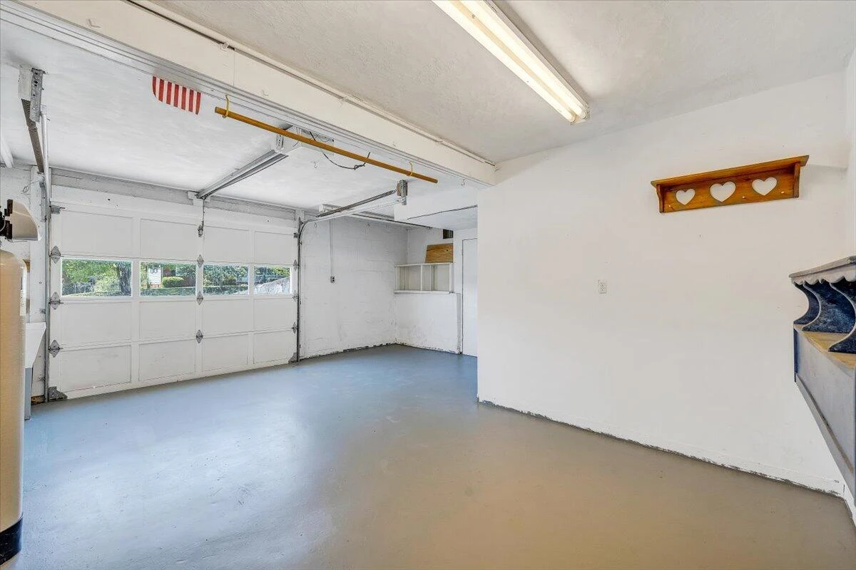 1079 Mildred ST - Photo 28