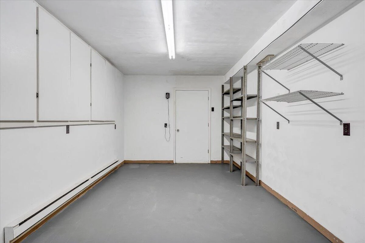 1079 Mildred ST - Photo 32