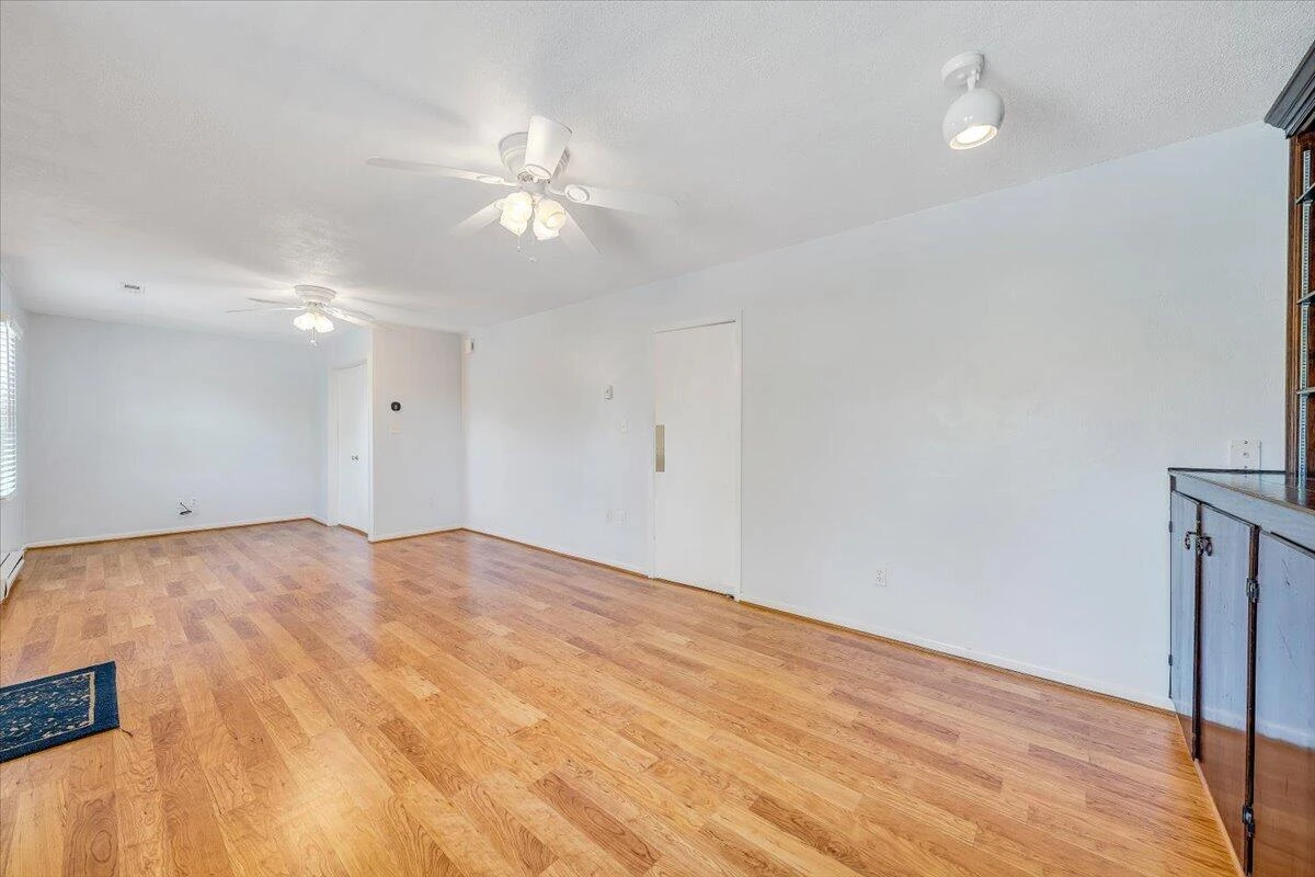 1079 Mildred ST - Photo 6