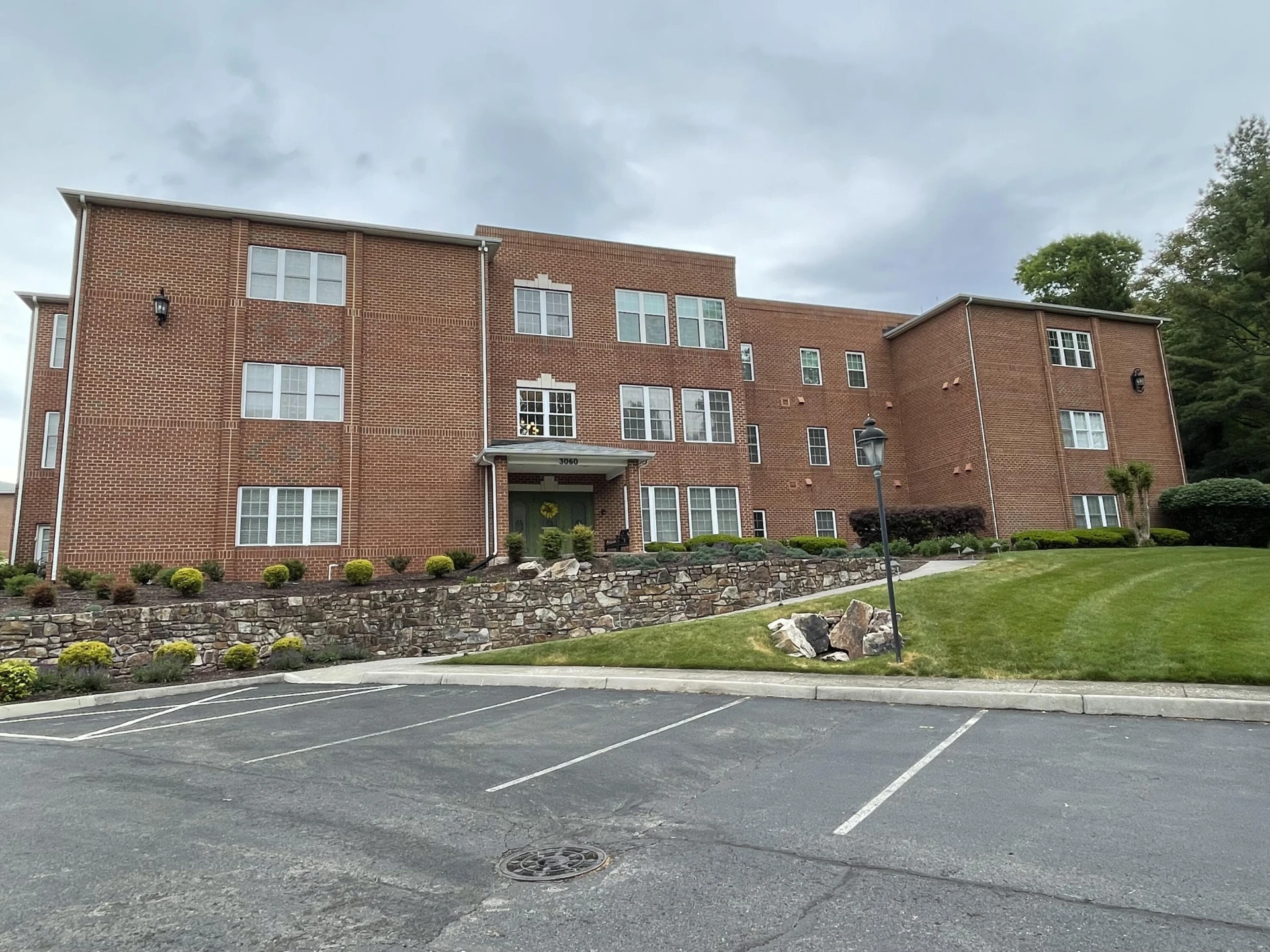 3060 Mcvitty Forest DR #211