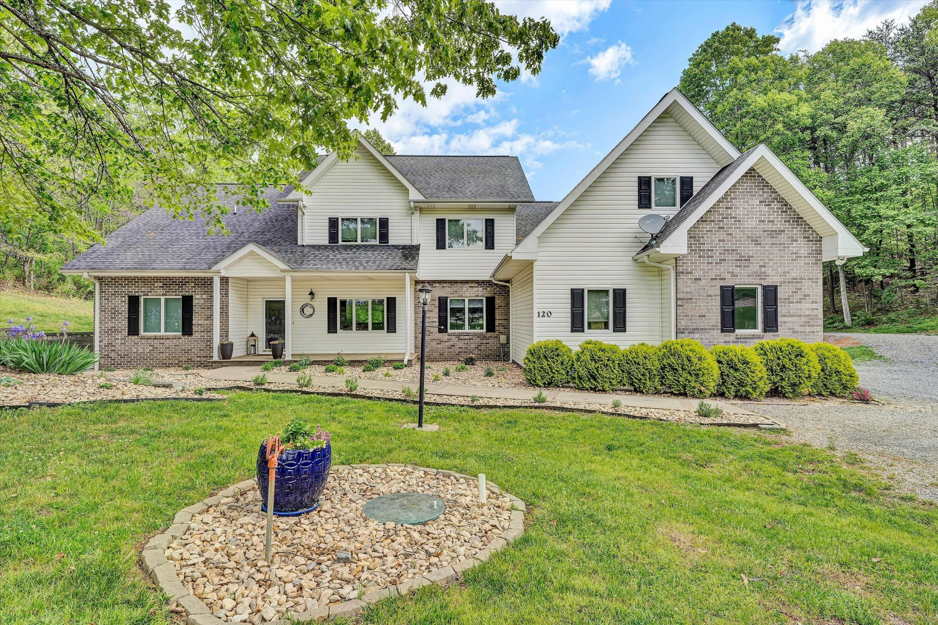 120 Stonelea DR